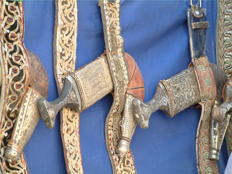 Picture Of Traditional Arabic Swords Jambiya